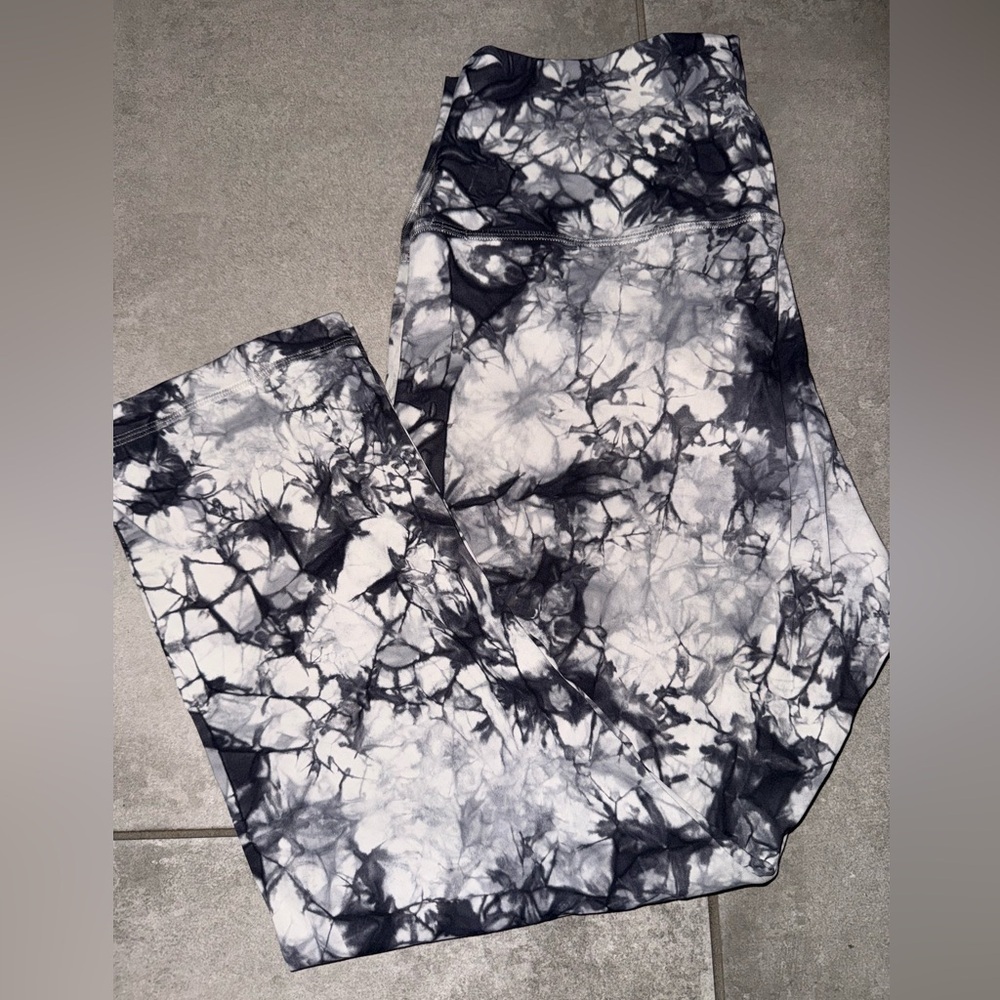 Lululemon Wunder Under Crop Hi-Rise *Full-On Luxtreme Dual Shibori 21" Size 10 - Picture 11 of 13